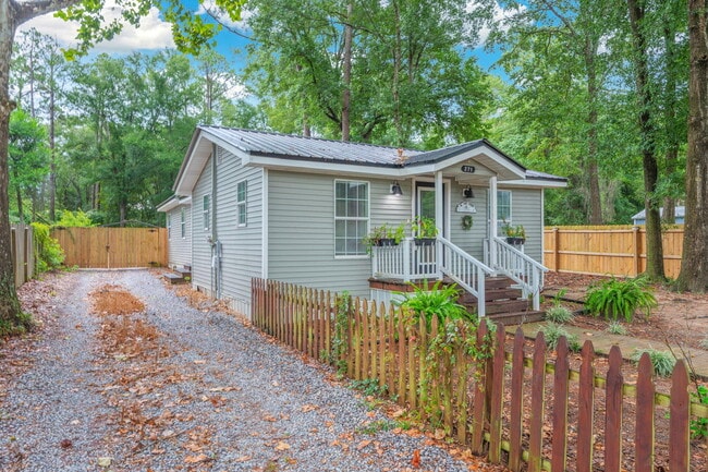 Photo - 271 Bracewell St