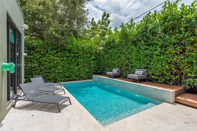 Photo - 4675 NE 2nd Ave