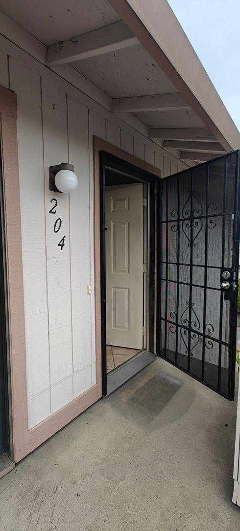 Excellent Location - Hayward 2 beds 2 bath... - Excellent Location - Hayward 2 beds 2 bath... Condo Unit 204