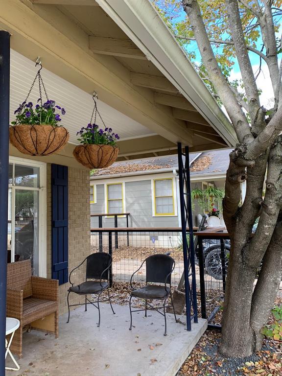 Photo - 2211 1/2 Pasadena Dr