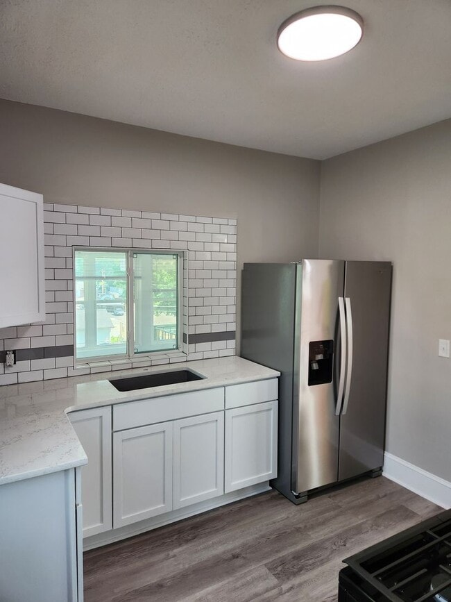 Photo - 3/2/1 Newly remodeled, near saddle creek, ...