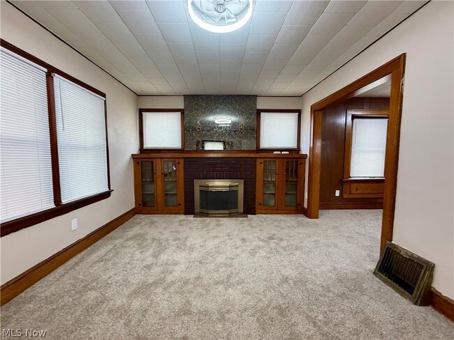 Photo - 835 Inman St