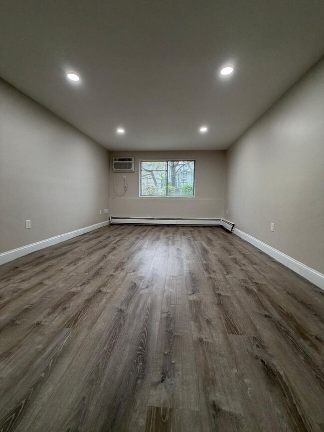 Photo - Fully Renovated 2 Bed with Heat, Hot Water and gas for cooking included Unit 8