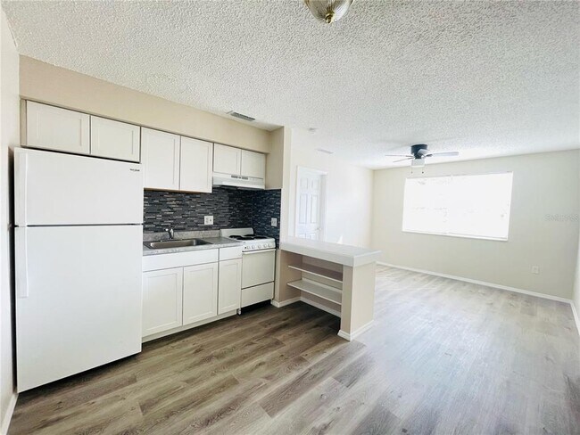 Photo - 9013 Westchester Cir Unit 27