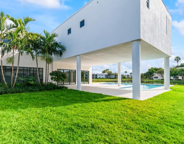 Photo - 16680 Botaniko Dr N