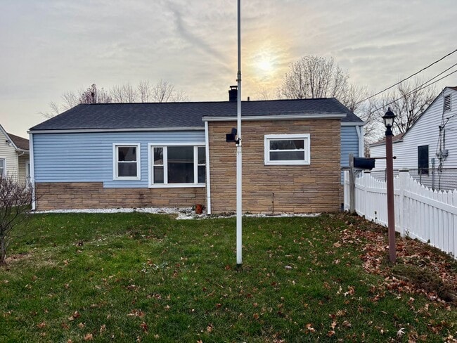 Building Photo - 870 Geneva Ave