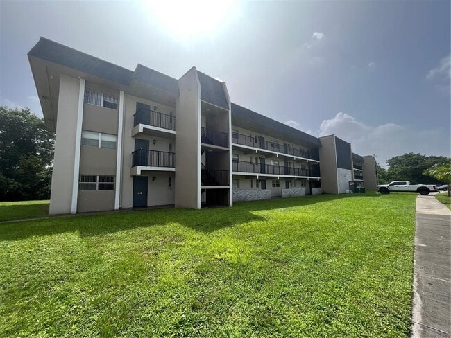 Photo - 7820 Colony Cir S Unit 301