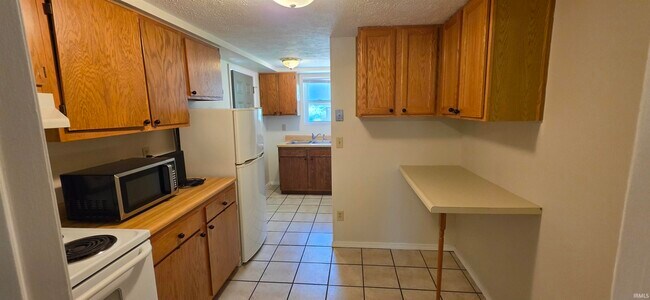 522 W Davis St