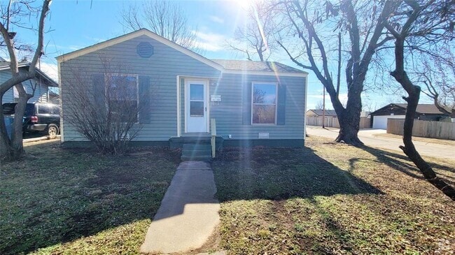 Building Photo - 300 E Kittyhawk Dr Rental