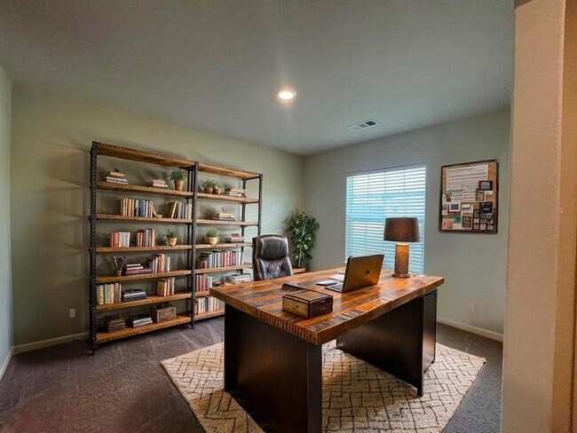 Photo - 305 Cres Park Dr