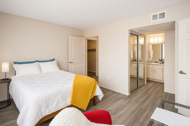 Photo - College Town Tucson