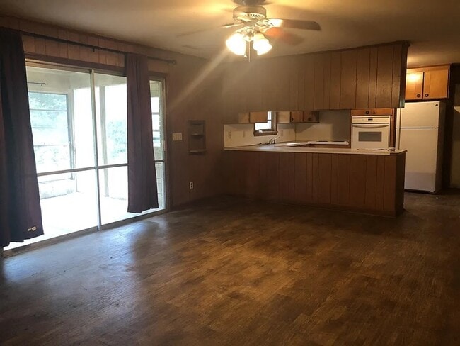 Photo - 1502 Mike Ann Dr