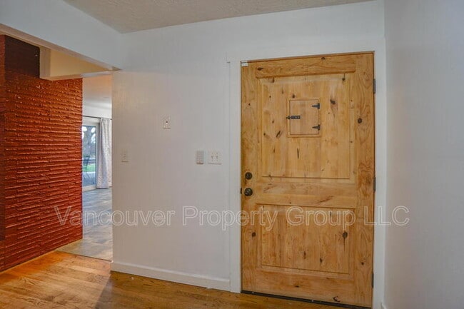 Photo - 3211 NE 62nd Ave