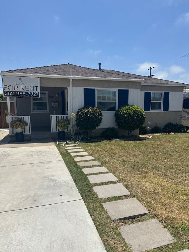 Building Photo - 6504 W 84th Pl Unit 6506