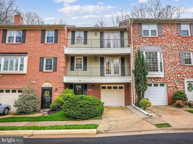 Photo - 8573 Raglan Rd Townhome