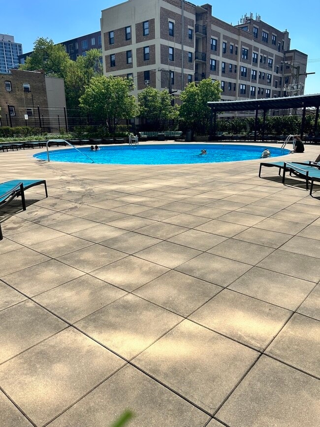 Photo - 3930 N Pine Grove Ave Unit 2602