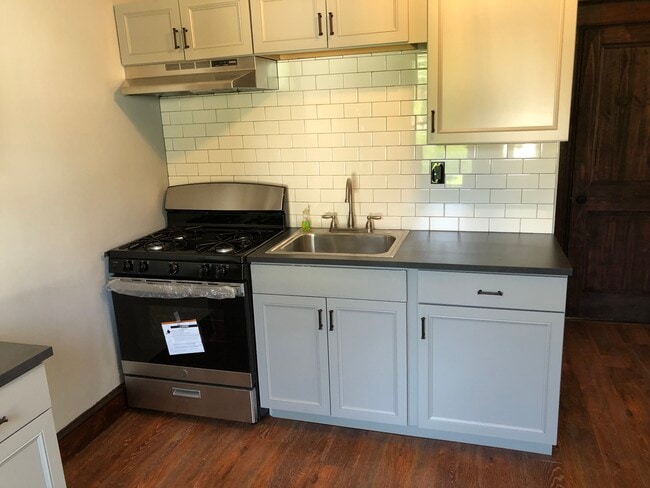 Building Photo - 184 Parker Ave Unit 1