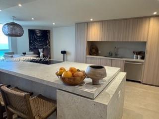 6767 Collins Ave Unit 2206