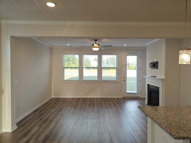 Photo - 756 Creekway Dr