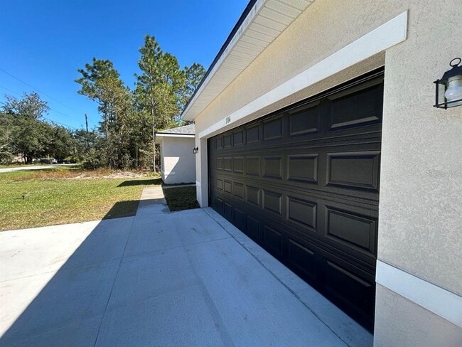 Photo - 104 W Greenbriar Pl