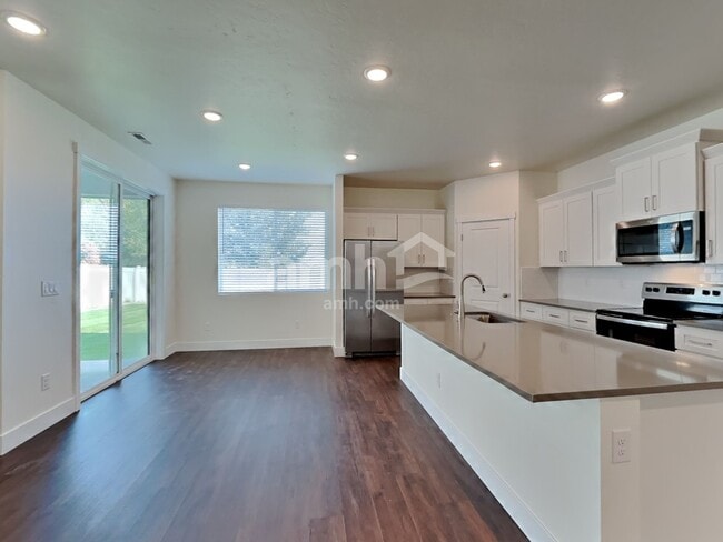 Photo - 1498 N Alderleaf Ave