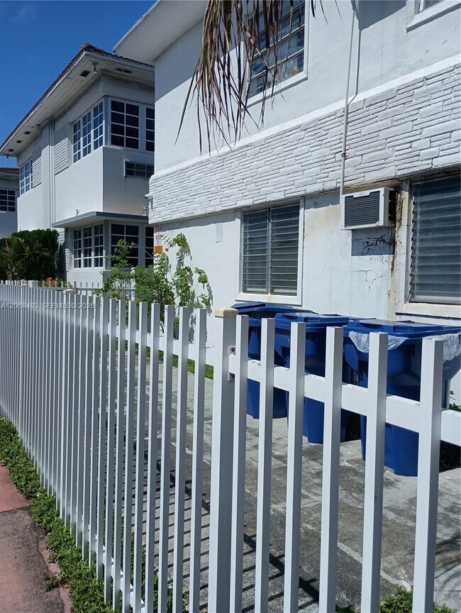 8132 Harding Ave Unidad 1