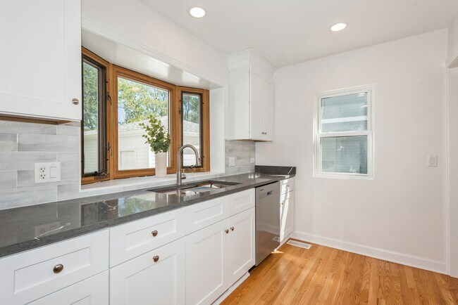 Photo - 15W244 Harvard St