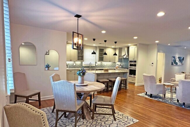 Photo - 3815 Montclair Dr