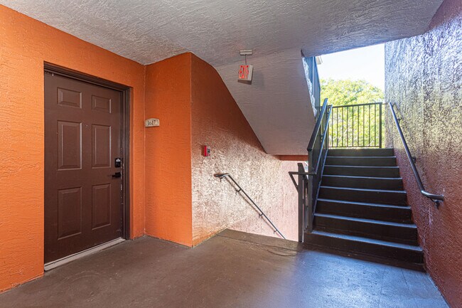 Photo - 4149 N Haverhill Rd Unidad 1617