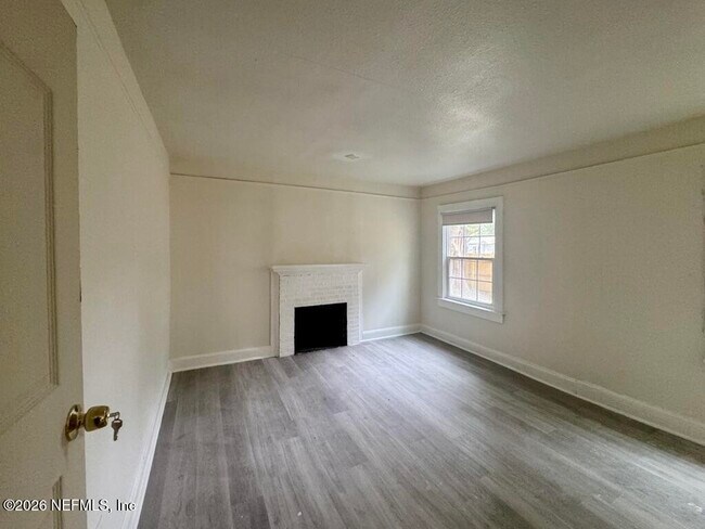 Photo - 5420 Leaming Ave