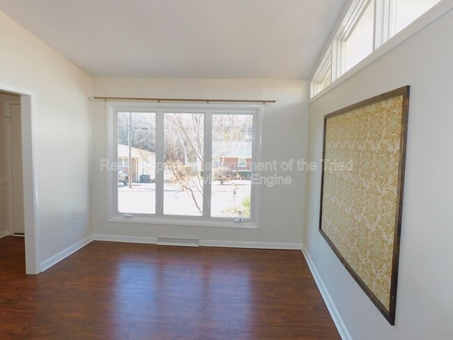 Photo - 3110 Canterbury St