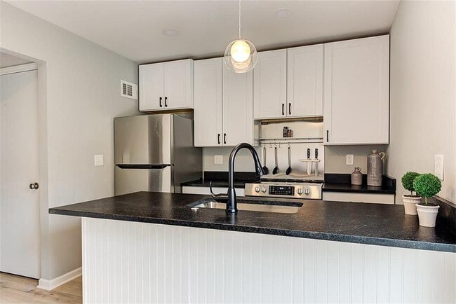 Photo - 9923 W 52nd St