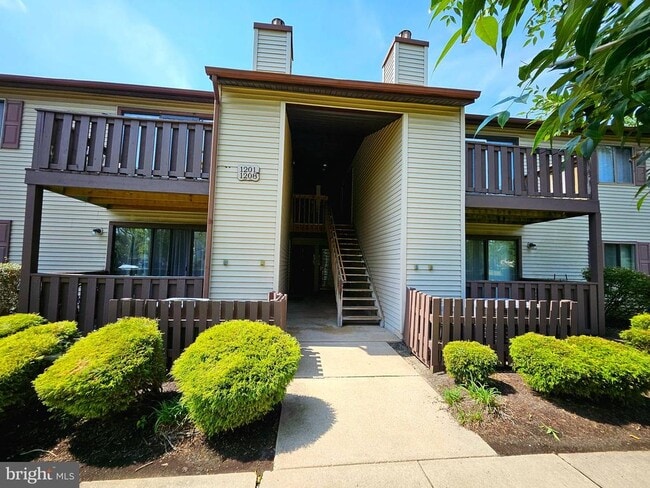 Building Photo - 1205 Maresfield Rental