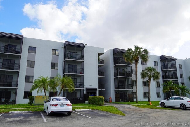3720 N Pine Island Rd Unidad 334