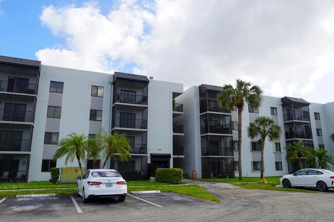 Photo - 3720 N Pine Island Rd Unit 334