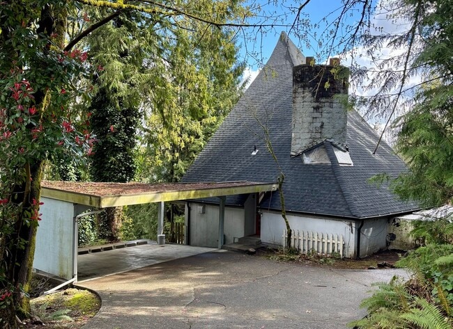 Building Photo - 2 Bed / 2 Bath Lakeview Bellevue cottage $3,295/month