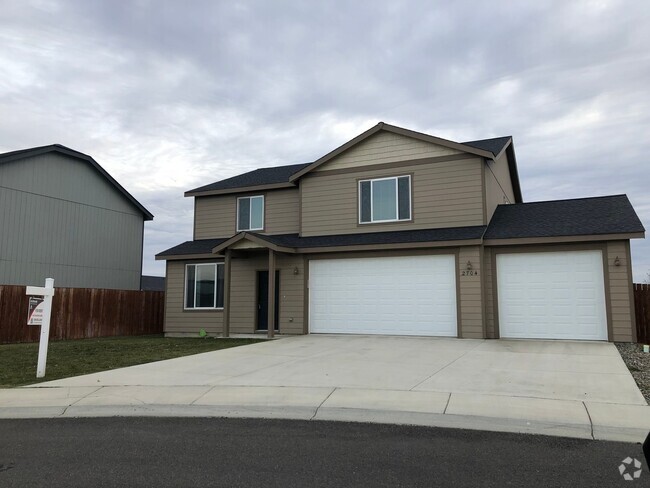 Building Photo - Large Home for Rent in Newer Neighborhood