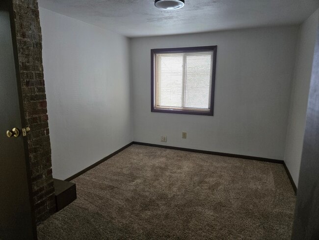 Bedroom - 2725 Soo Marie Ave Unit Front