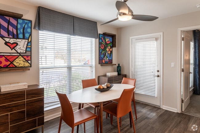 Área de comedor - The Edge at Yardley