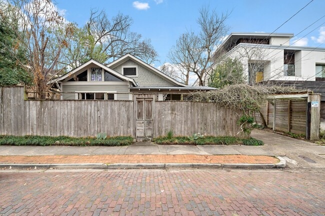 Photo - 1517 Indiana St