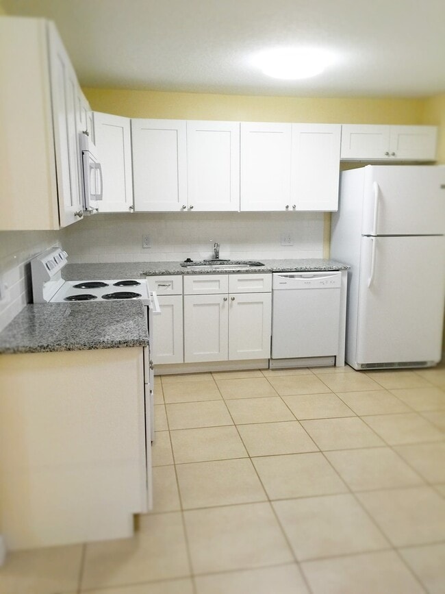 Photo - Three bedroom and two bathroom duplex -Poinciana