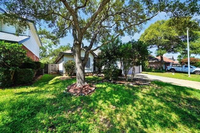 Photo - Beautiful Home in the desirable Shavano Ga...