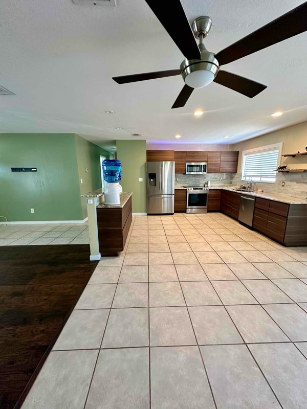 Photo - 955 Schumann Dr