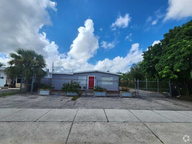 Building Photo - 1956 Grove Ave Rental