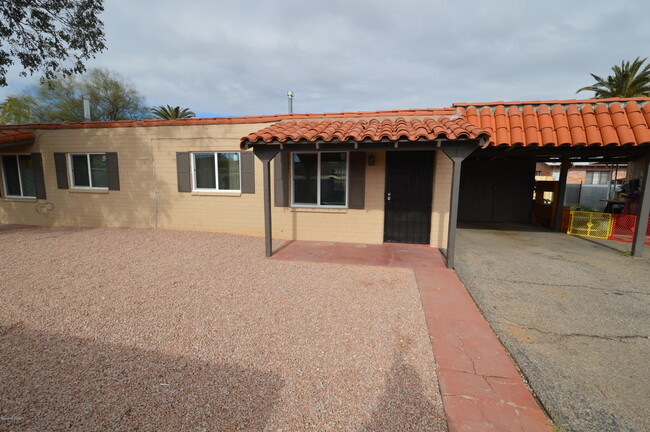 Building Photo - 2611 E Fort Lowell Rd