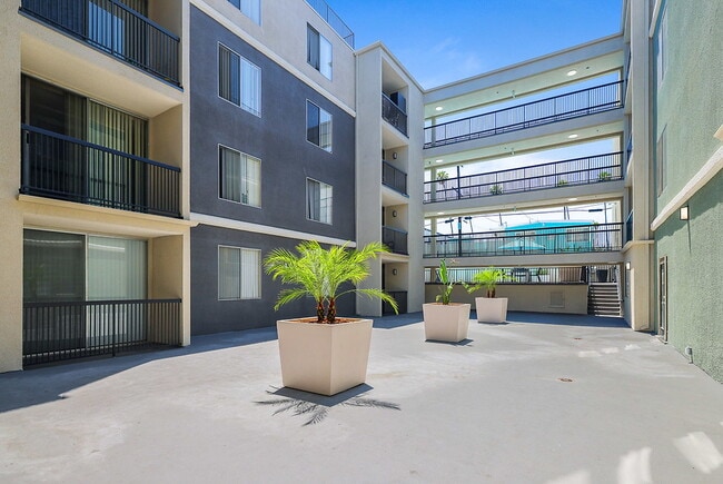 Photo - Catalina Gardens