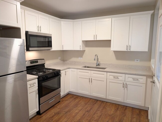 Photo - 2057 W Arthur Ave