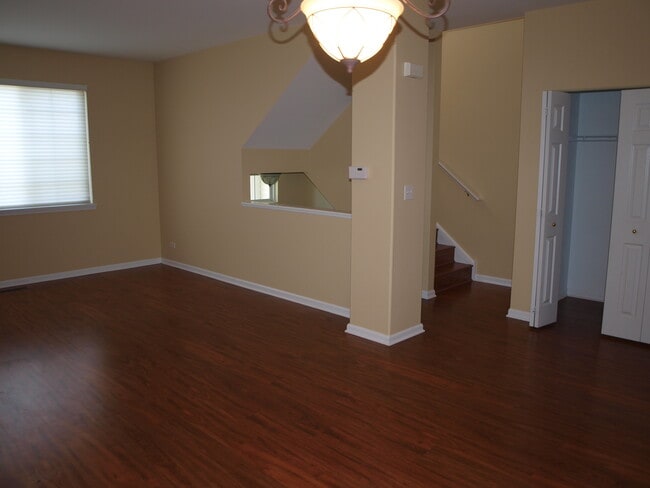 Photo - 686 S Rosehall Ln