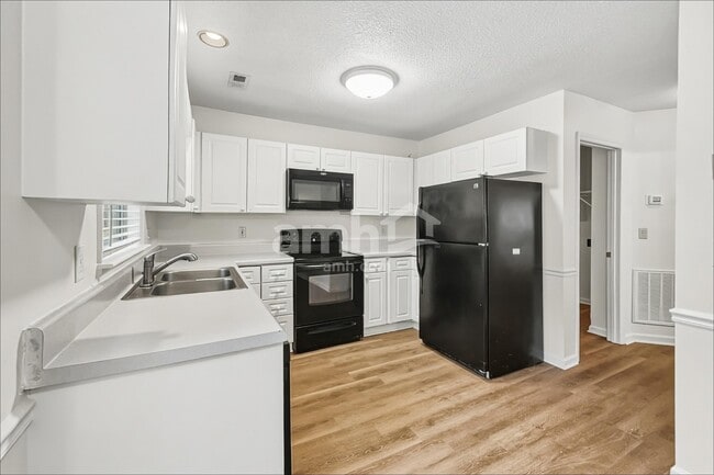 1600 Glenn Meade Dr