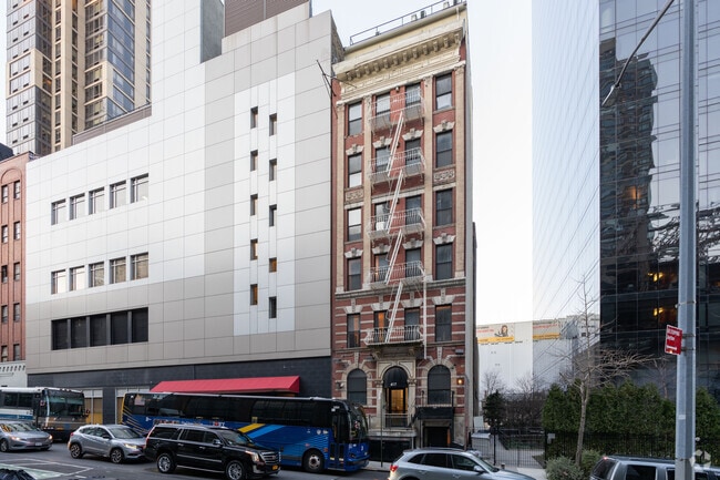 Photo - 417 E 60th St